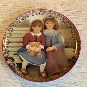 THE BRADFORD EXCHANGE COLLECTOR’S PLATE-“Sisters Are Blossoms” 8 inch diameter